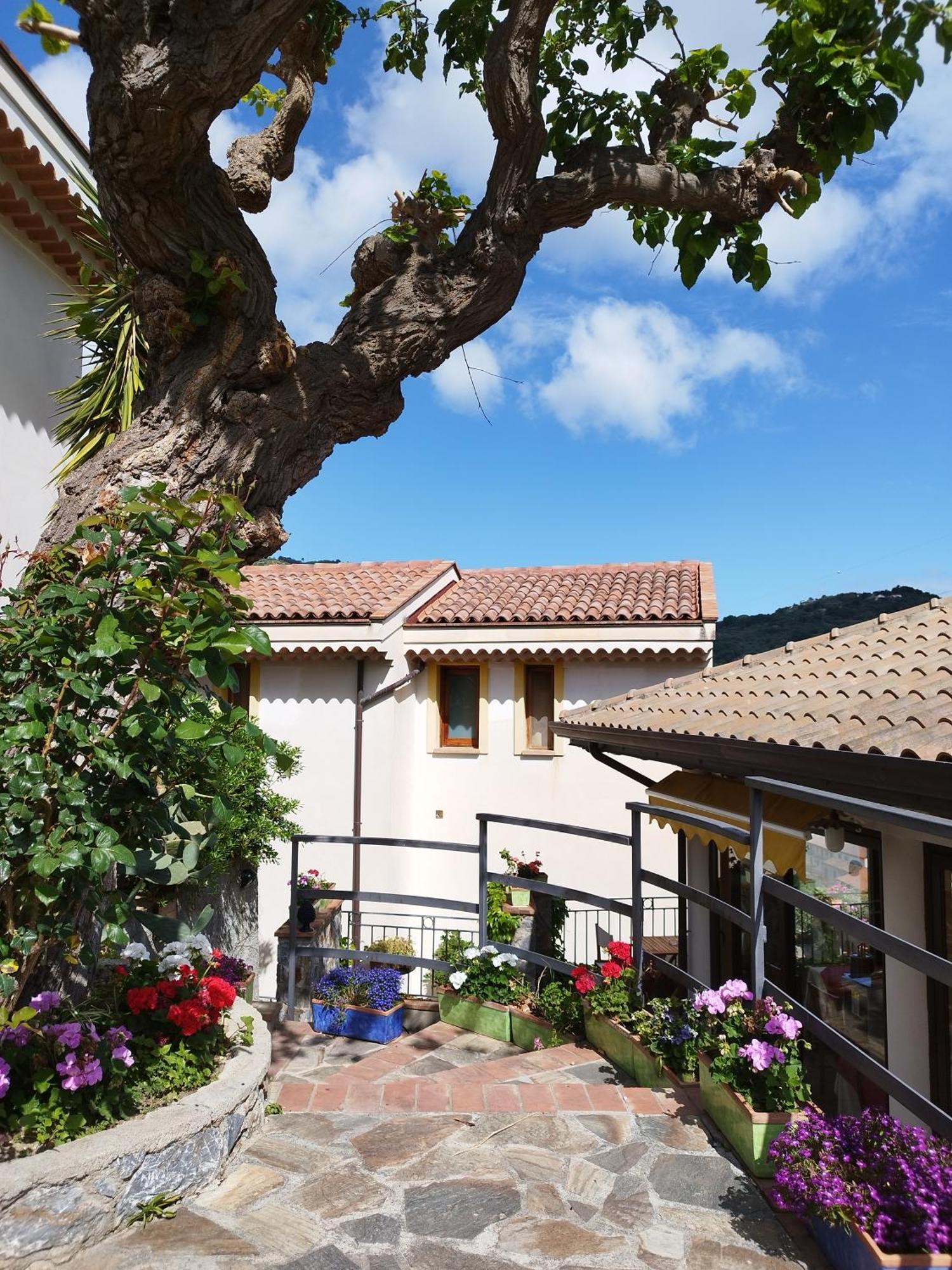 Borgo San Francesco Otel Gioiosa Marea Dış mekan fotoğraf